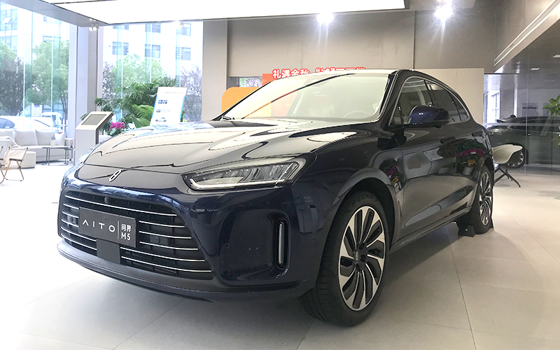 问界M5外观图片1